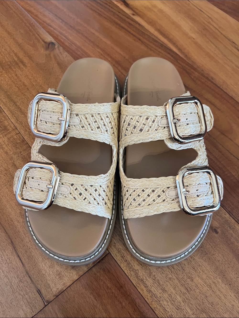 Universal Thread - Collin Sandals - Picture 2 of 6